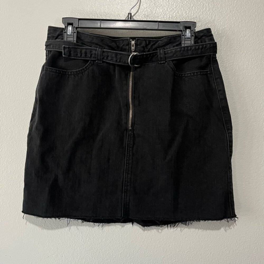 HOLLISTER- Black Denim Ultra High Rise Mini Skirt with zipper Size 11